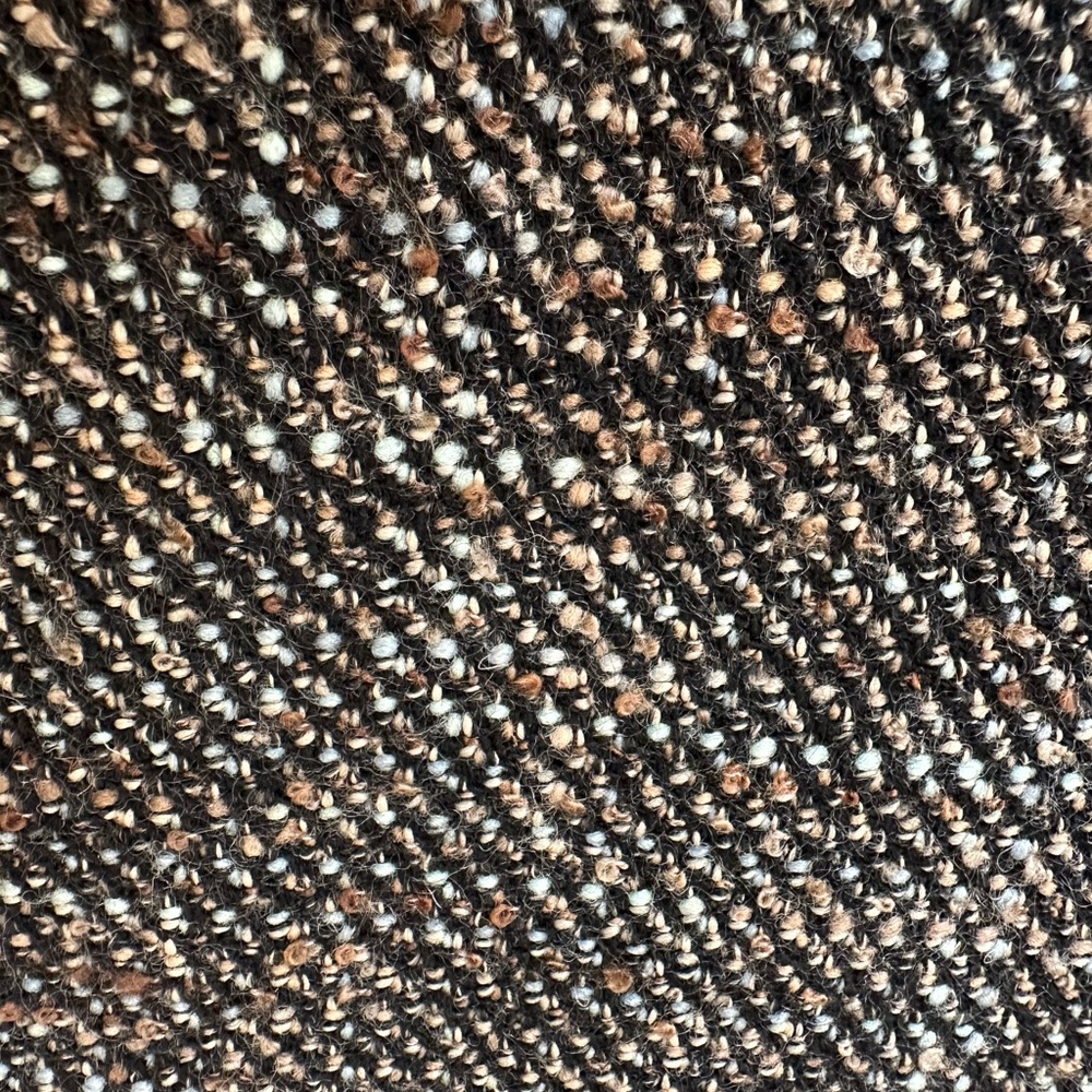 Beautiful winter tweed suit - Picture 2 of 3